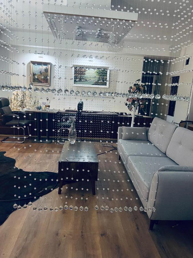 Business Box Leilighet Bratislava Eksteriør bilde