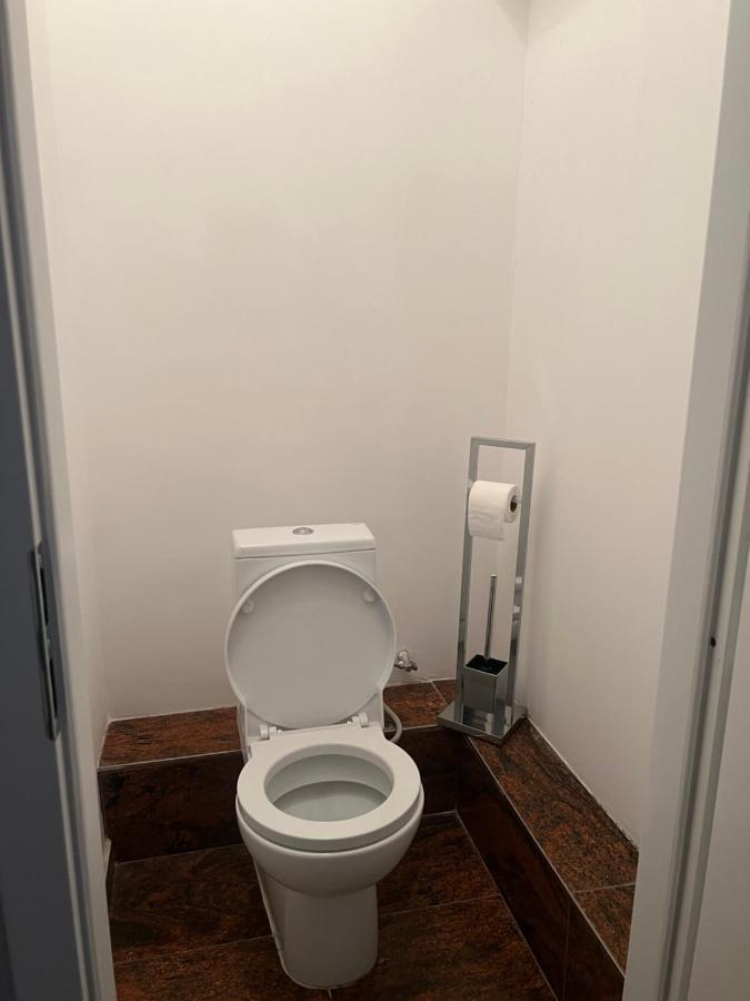 Business Box Leilighet Bratislava Eksteriør bilde